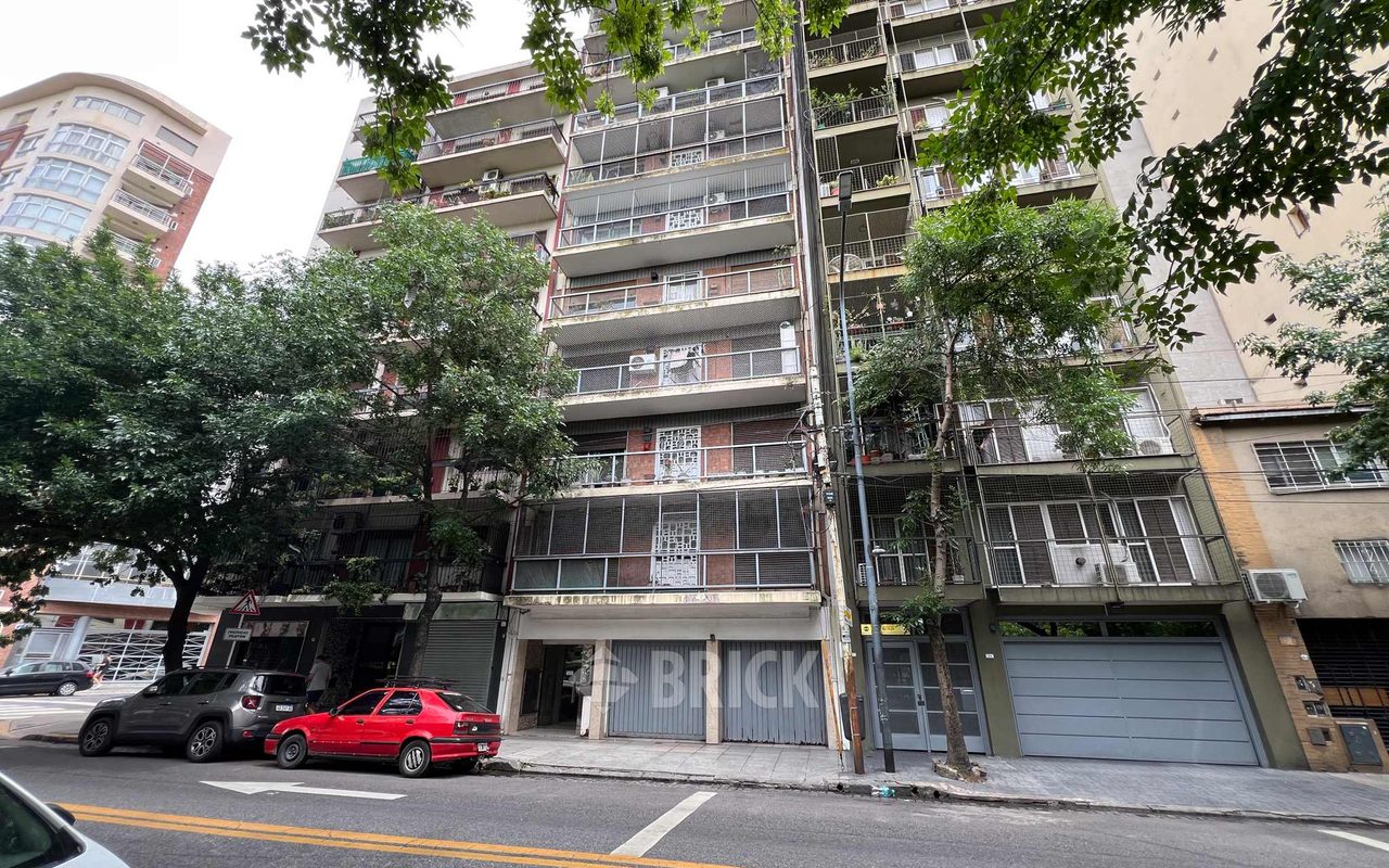 PERON, EVA, AV. al 1500 Piso 5 8