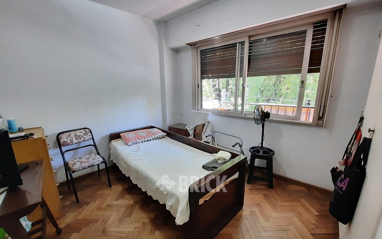 SALGUERO, JERONIMO al 1700 Piso 2 10