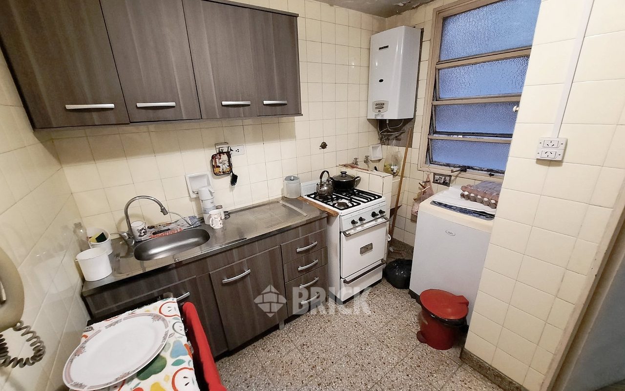 SALGUERO, JERONIMO al 1700 Piso 2 17