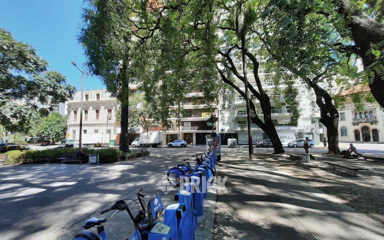 SALGUERO, JERONIMO al 1700 Piso 2 29