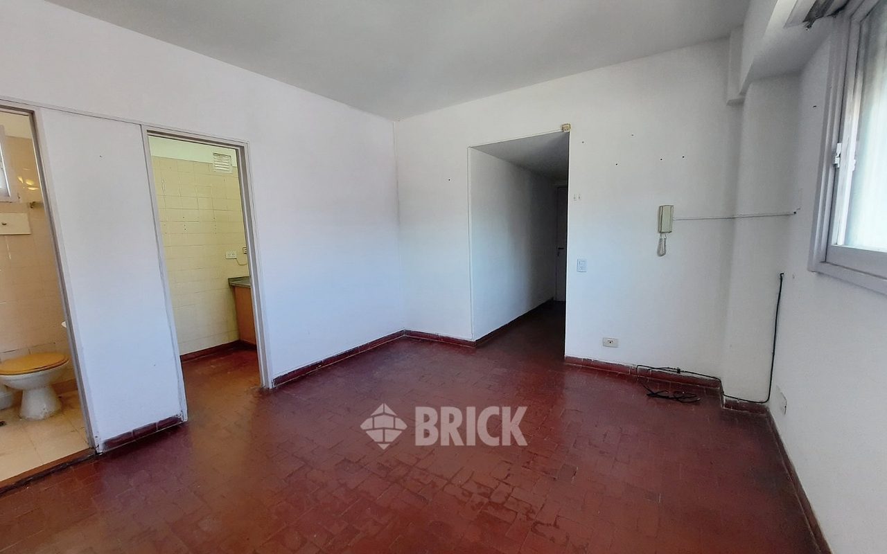 CONDE al 1000 Piso 3 5