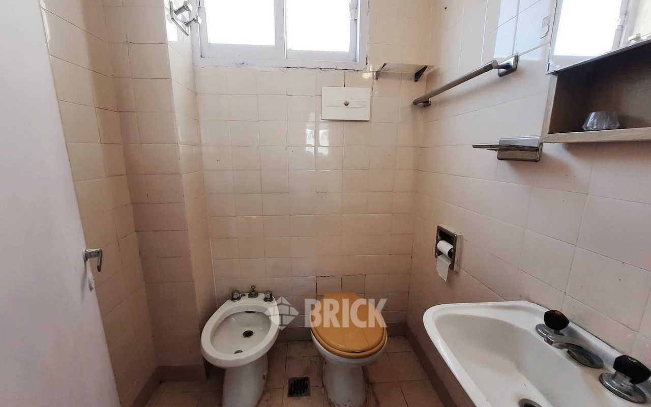 CONDE al 1000 Piso 3 9