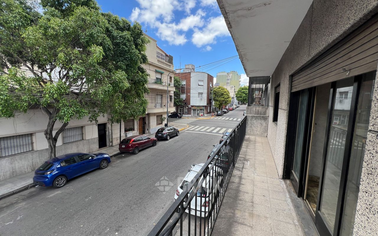 CHILE al 2500 Piso PB 15