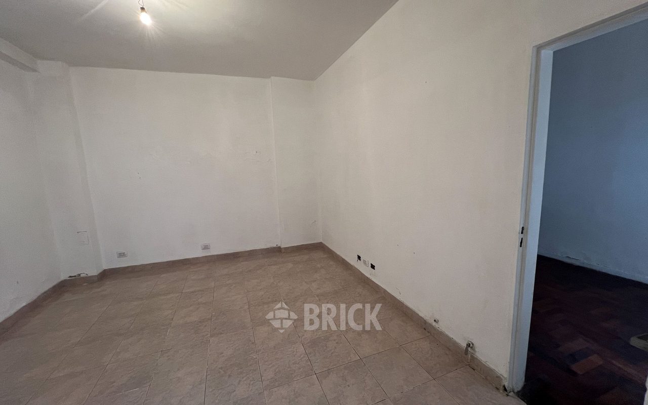 CHILE al 2500 Piso PB 32