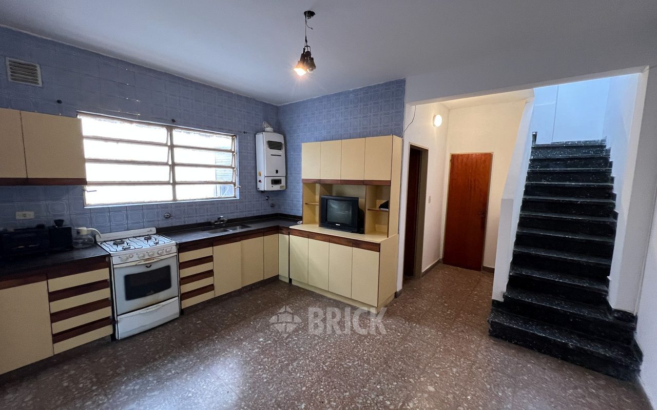 CHILE al 2500 Piso PB 6