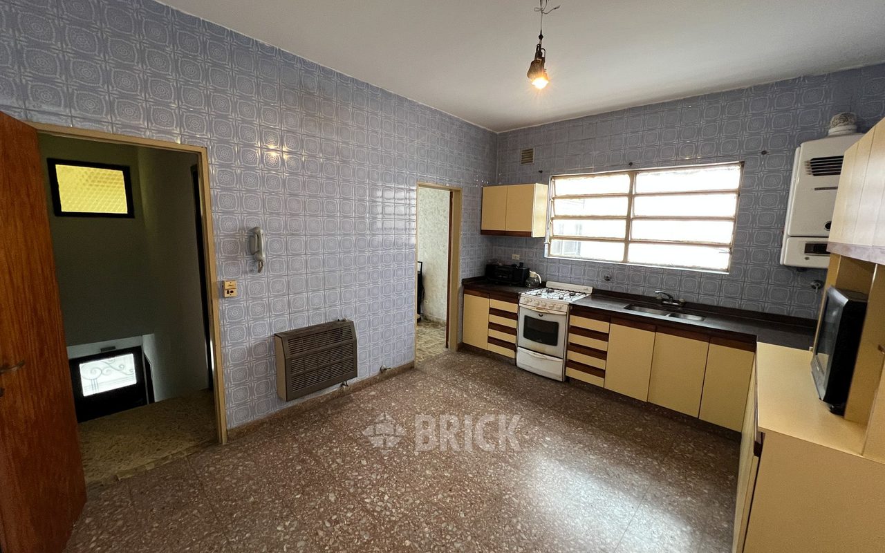 CHILE al 2500 Piso PB 7