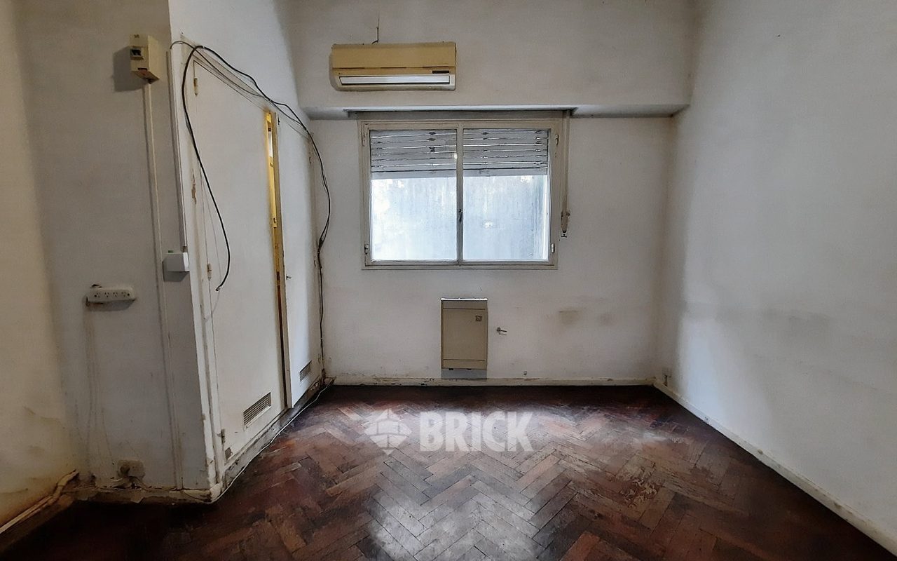 ESMERALDA al 800 Piso 2 4