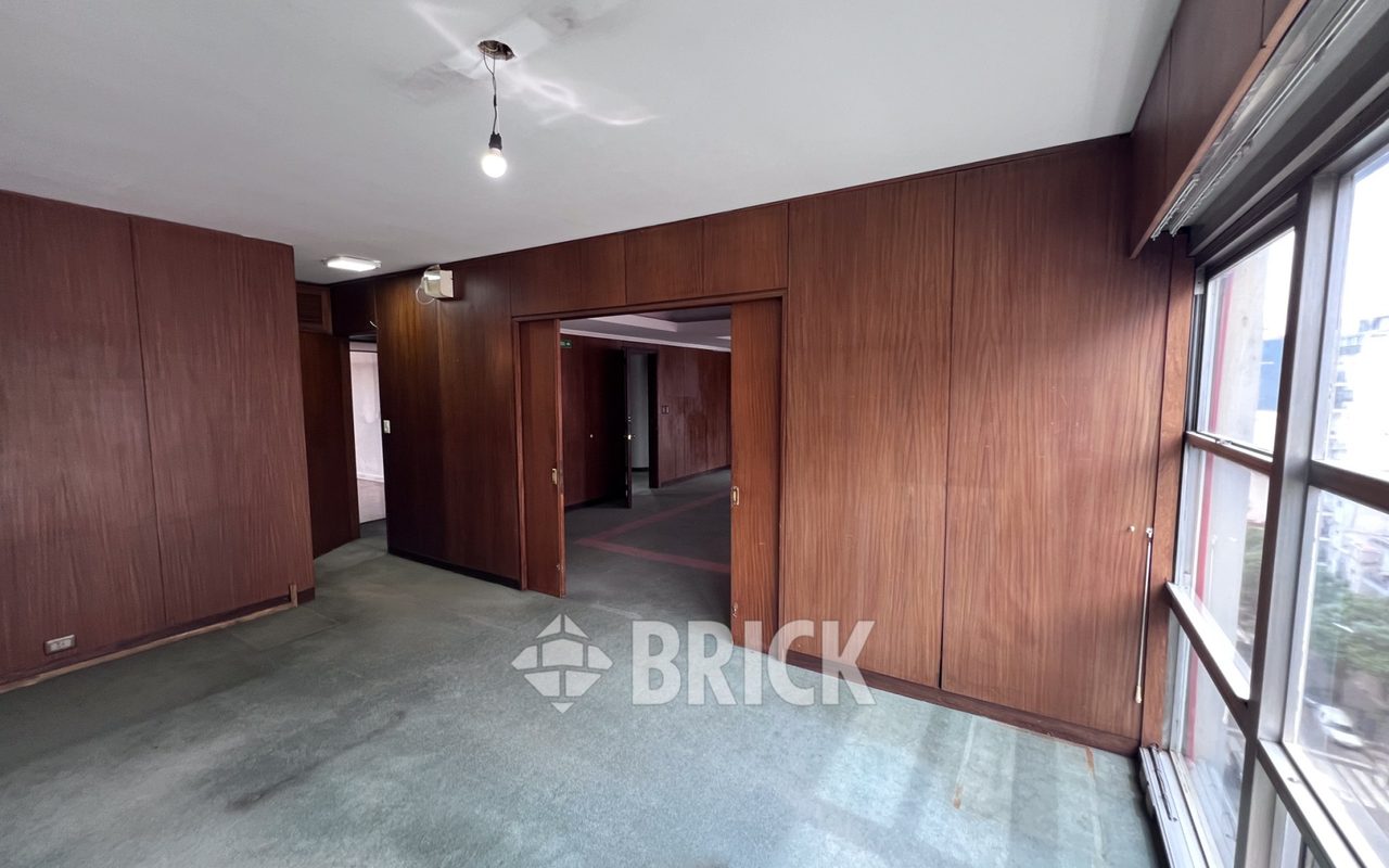 BELGRANO, AV. al 1300 Piso 9 18