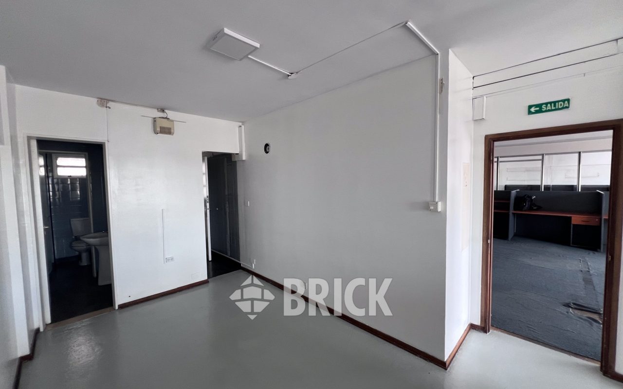 BELGRANO, AV. al 1300 Piso 9 43