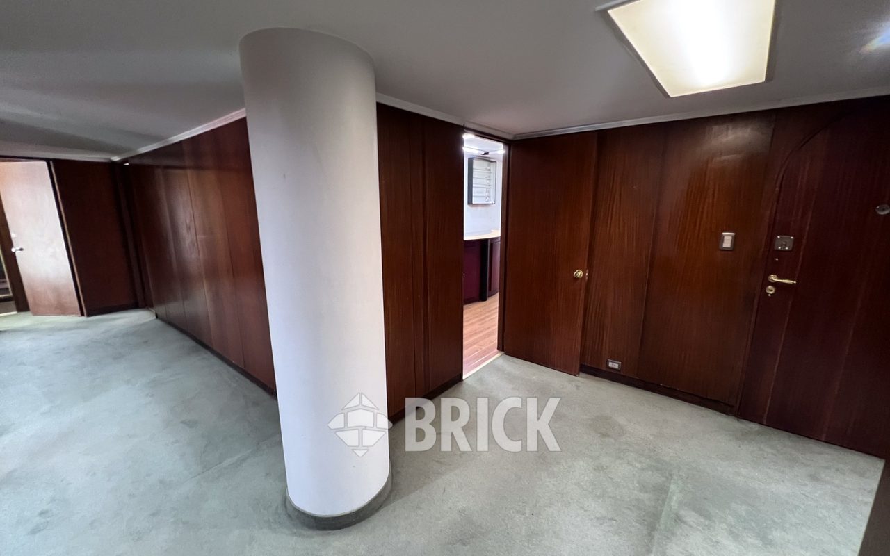 BELGRANO, AV. al 1300 Piso 9 5