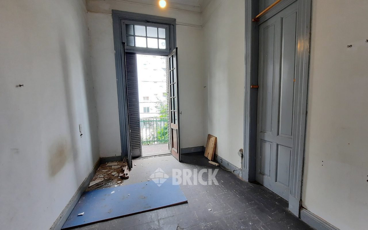 ALVAREZ THOMAS, AV. al 700 40