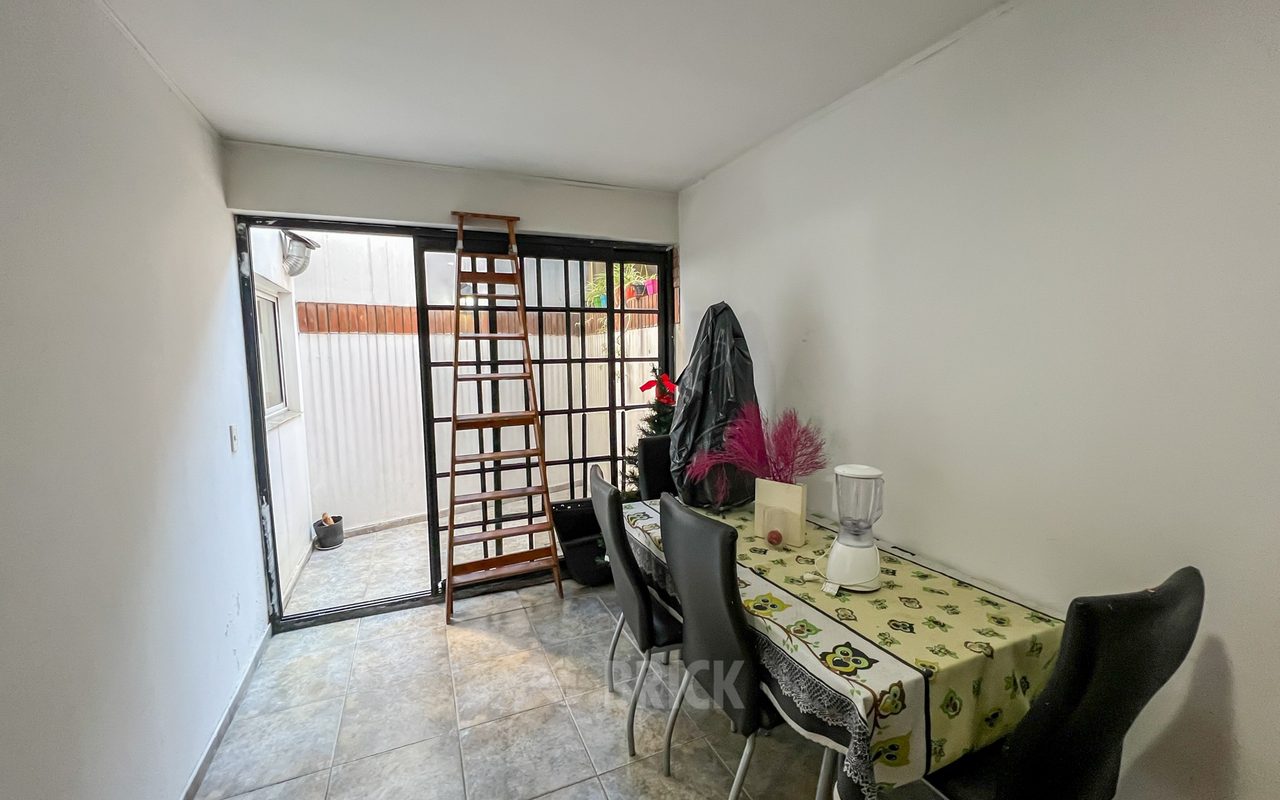 DOBLAS al 1700 Piso PB 10