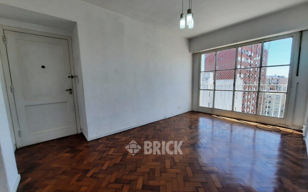 RIVADAVIA, AV. al 2100 Piso 10 1