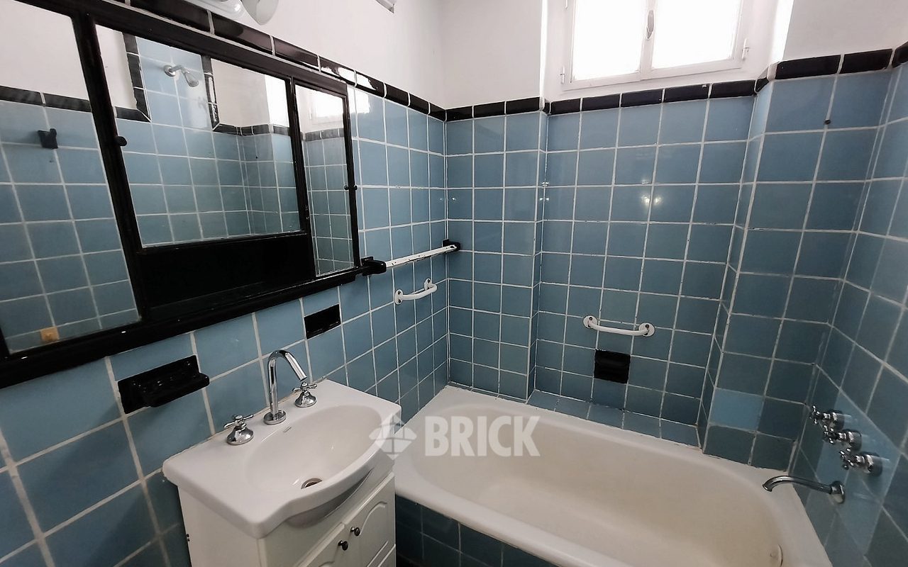 RIVADAVIA, AV. al 2100 Piso 10 14