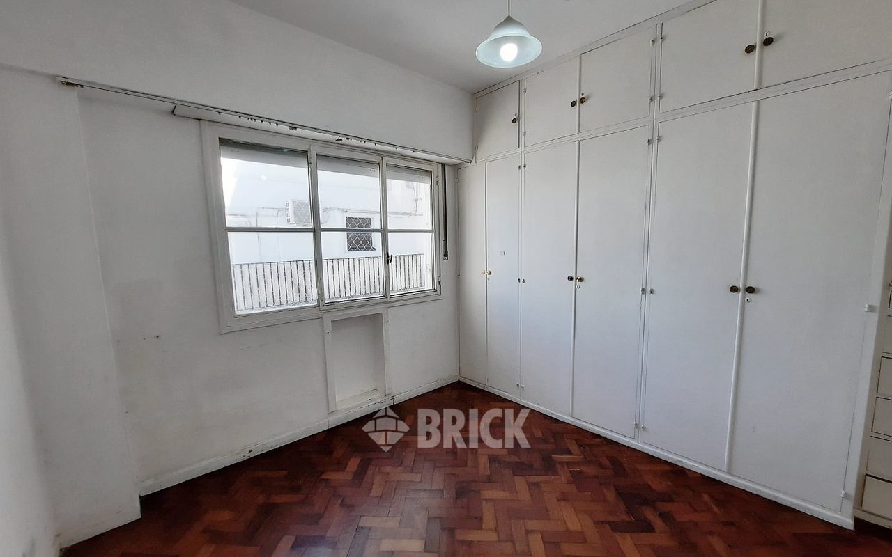 RIVADAVIA, AV. al 2100 Piso 10 16