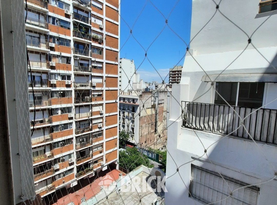 RIVADAVIA, AV. al 2100 Piso 10 17