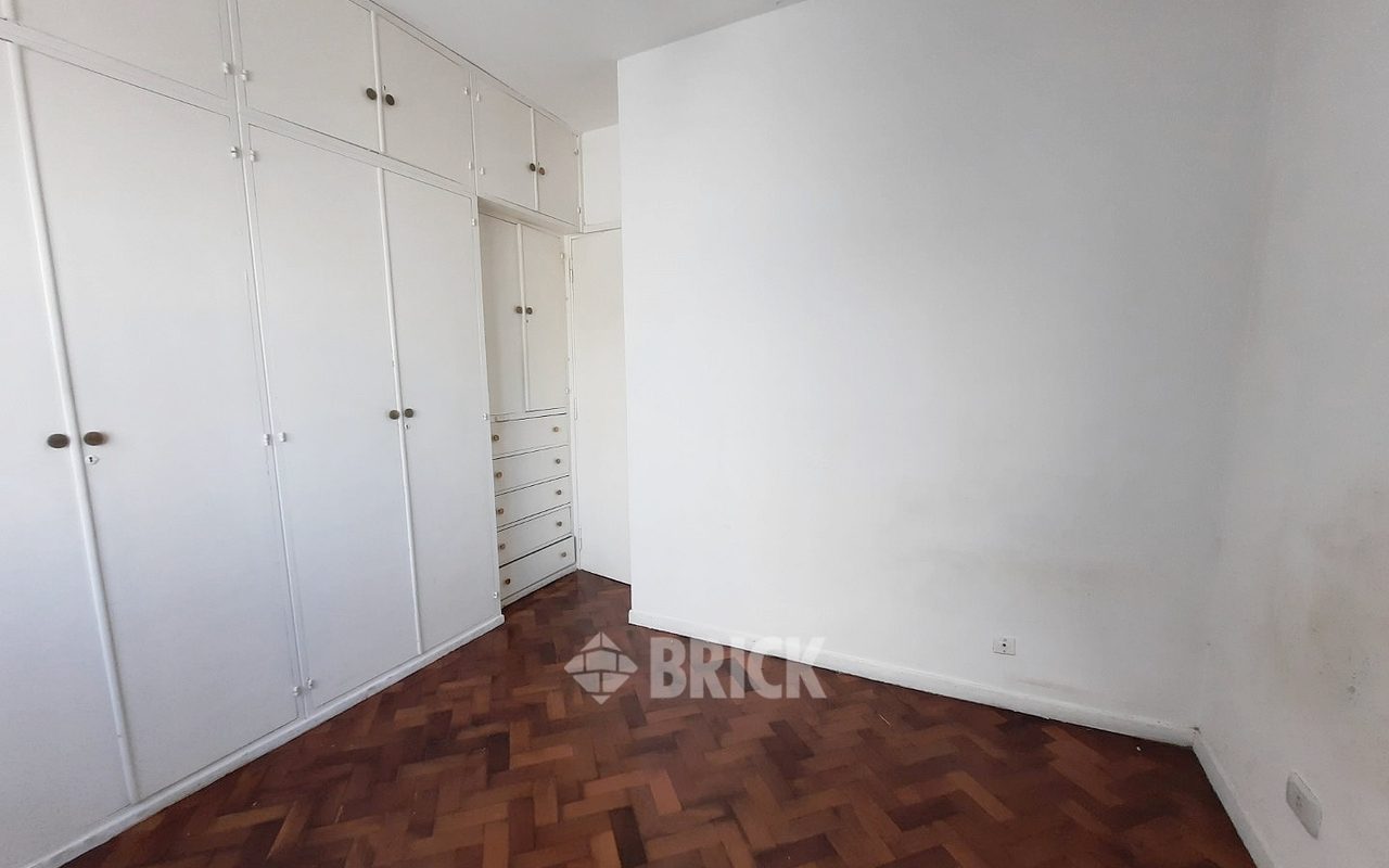 RIVADAVIA, AV. al 2100 Piso 10 18