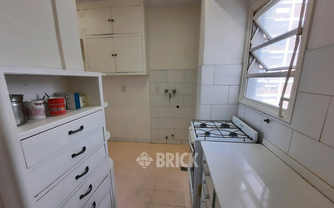 RIVADAVIA, AV. al 2100 Piso 10 22