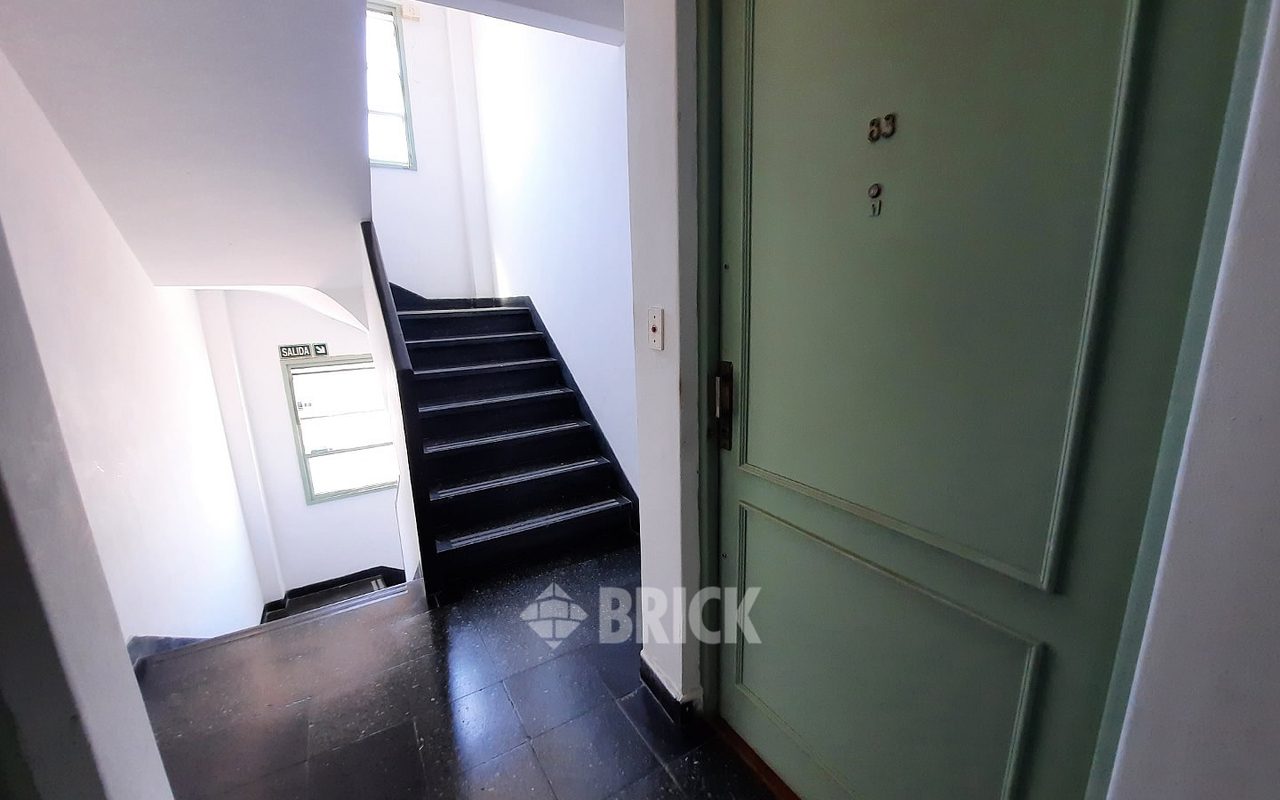 RIVADAVIA, AV. al 2100 Piso 10 25