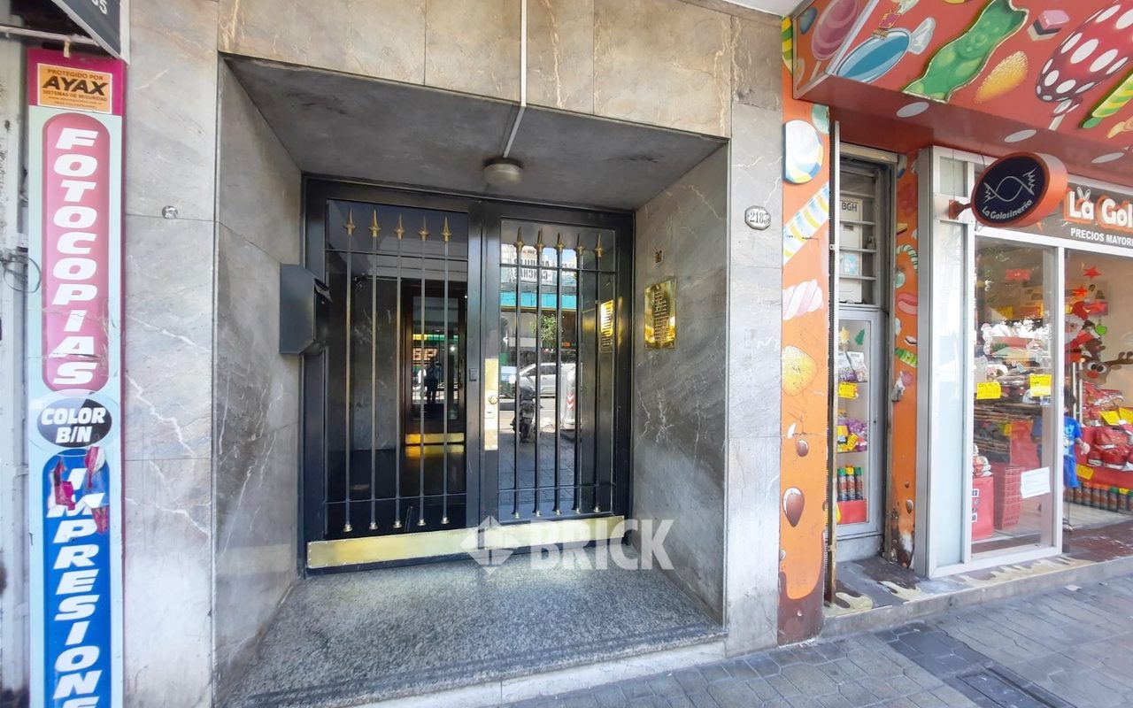 RIVADAVIA, AV. al 2100 Piso 10 29