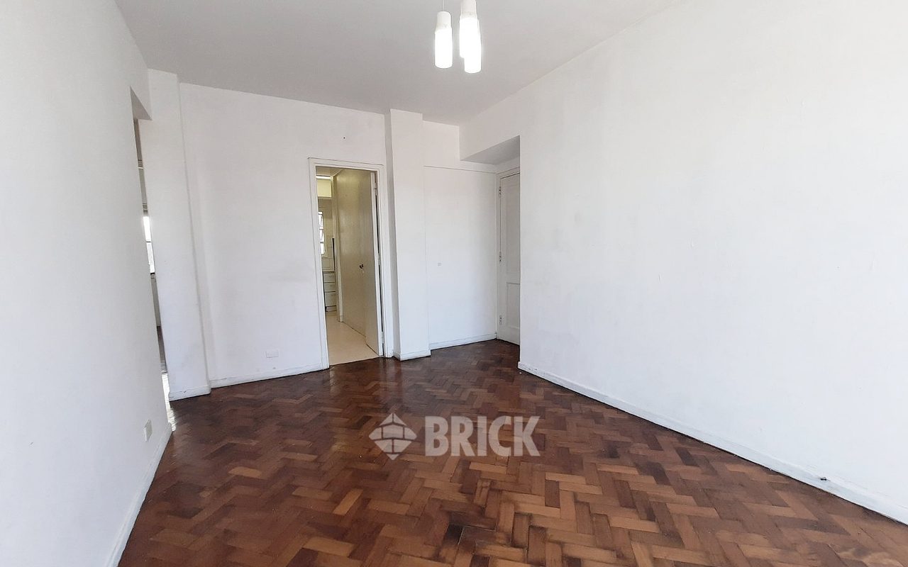 RIVADAVIA, AV. al 2100 Piso 10 5