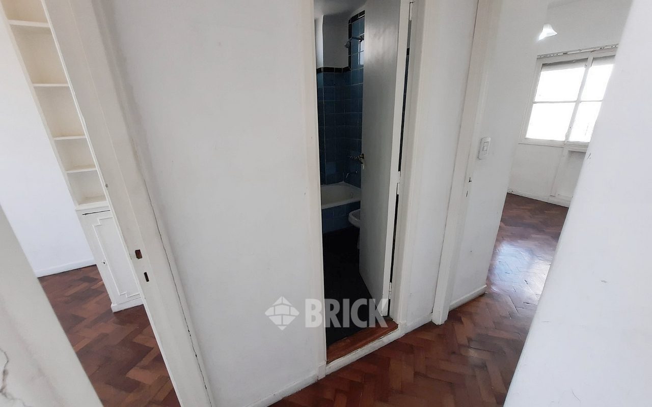 RIVADAVIA, AV. al 2100 Piso 10 6