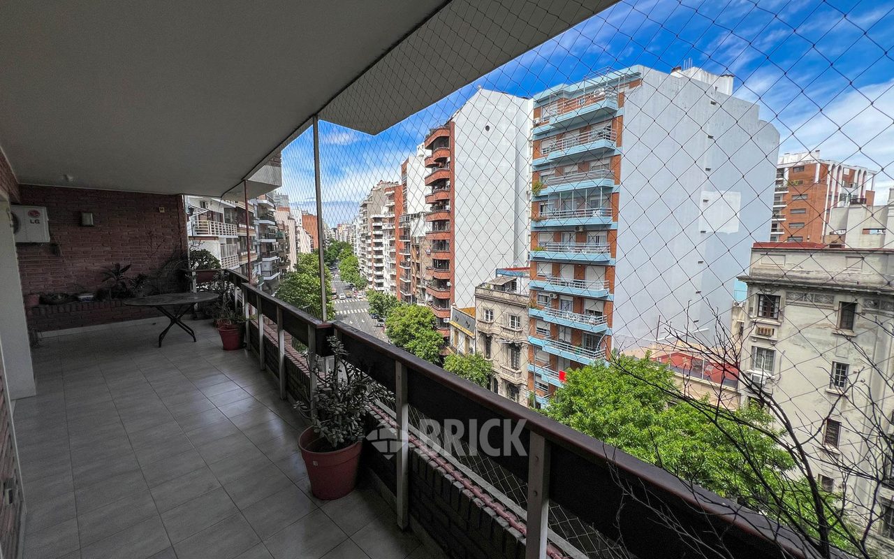 ALBERDI, JUAN B., AV. al 1000 Piso 6 11