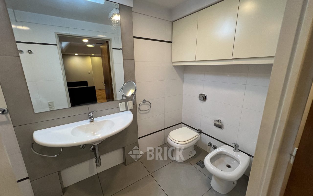 ALBERDI, JUAN B., AV. al 1000 Piso 6 21