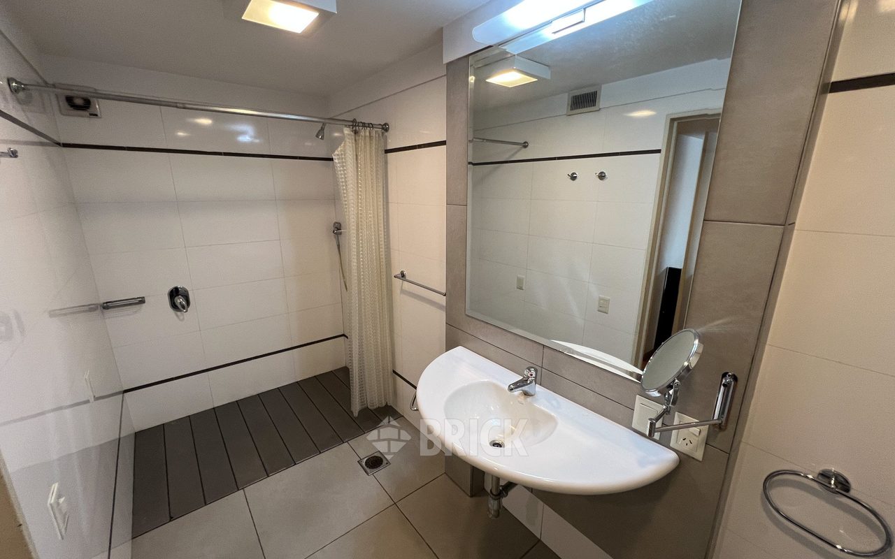 ALBERDI, JUAN B., AV. al 1000 Piso 6 22