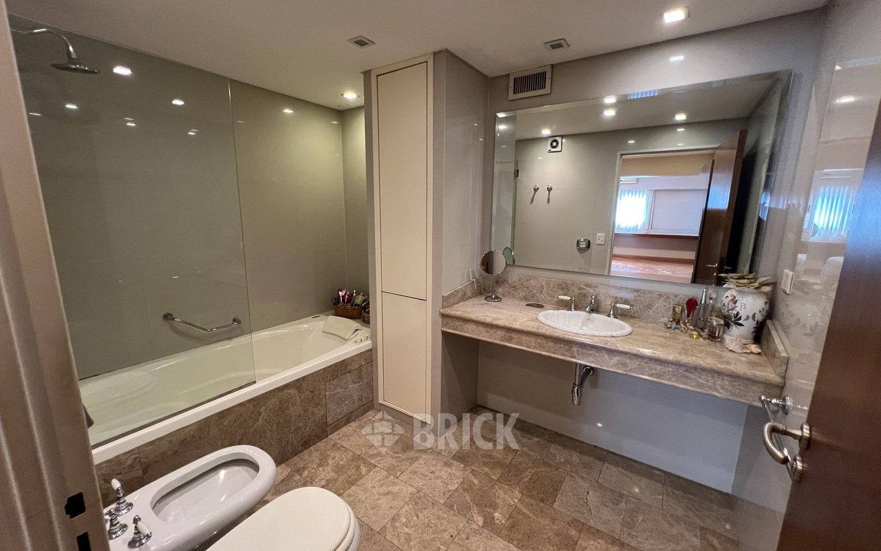 ALBERDI, JUAN B., AV. al 1000 Piso 6 30