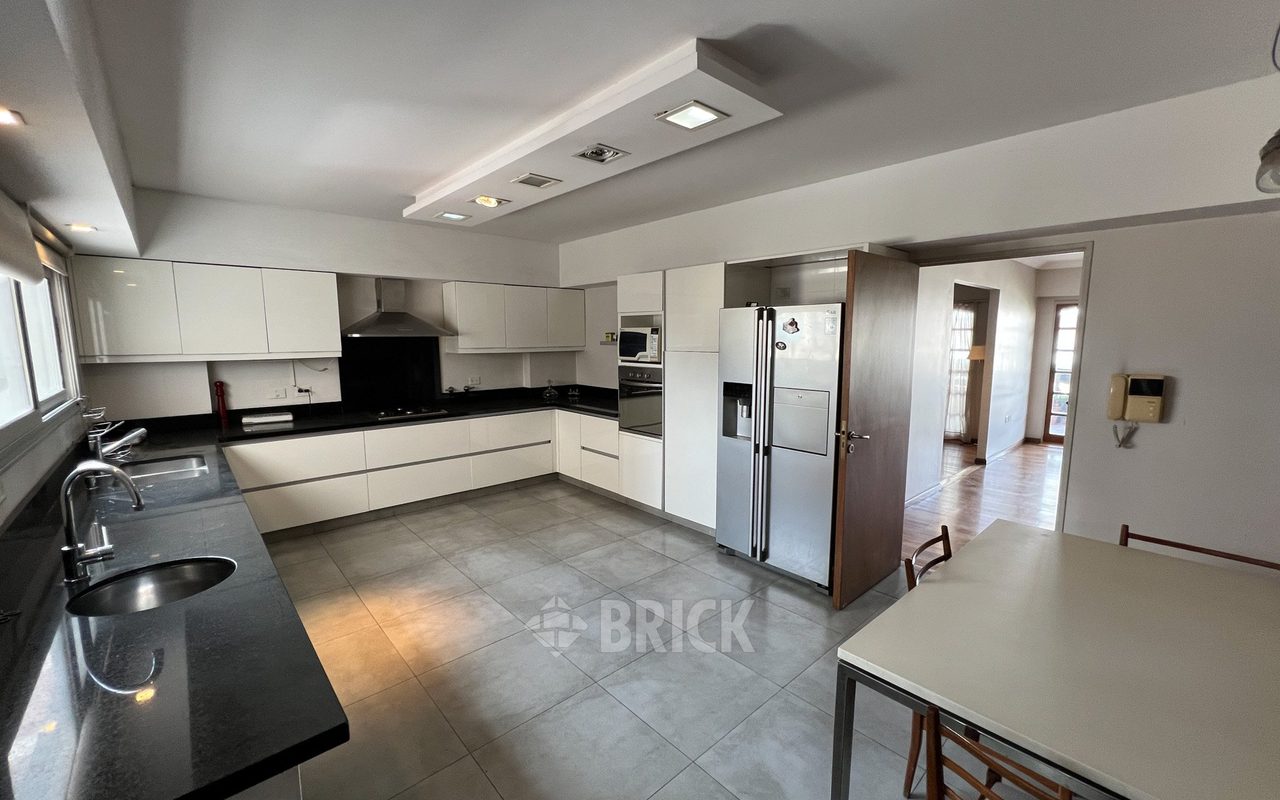 ALBERDI, JUAN B., AV. al 1000 Piso 6 44