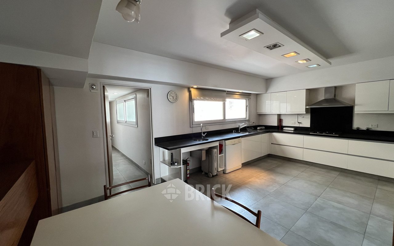 ALBERDI, JUAN B., AV. al 1000 Piso 6 45