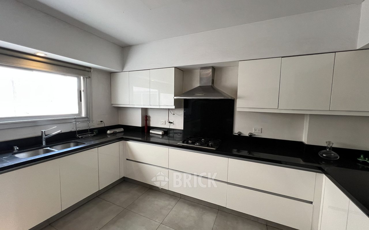 ALBERDI, JUAN B., AV. al 1000 Piso 6 46