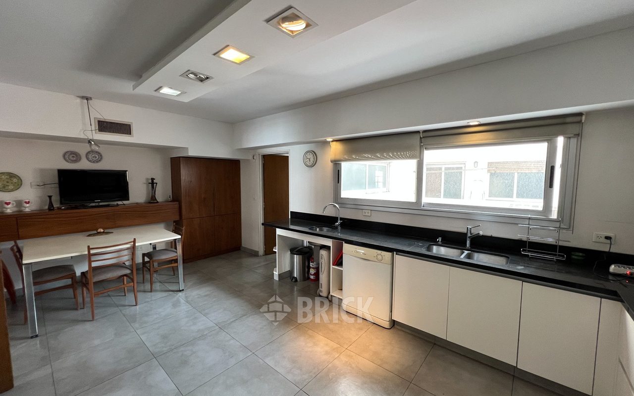 ALBERDI, JUAN B., AV. al 1000 Piso 6 47