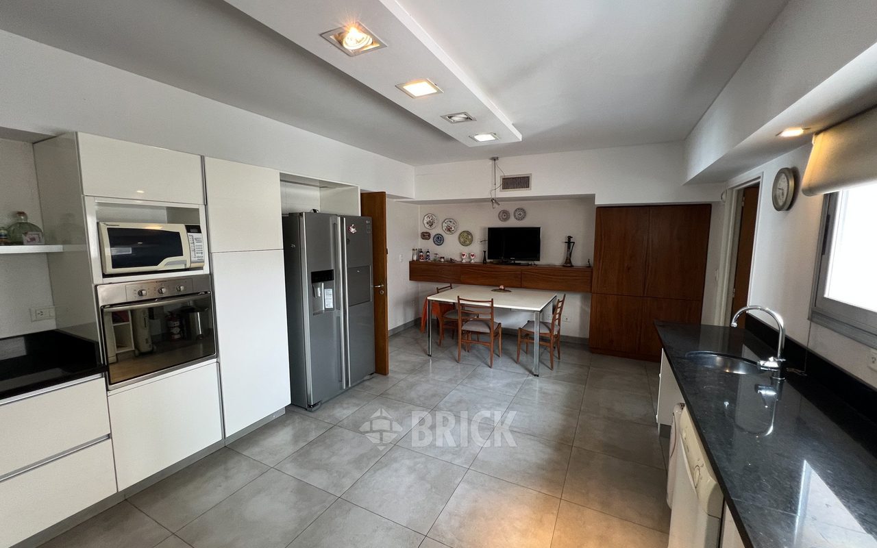 ALBERDI, JUAN B., AV. al 1000 Piso 6 48