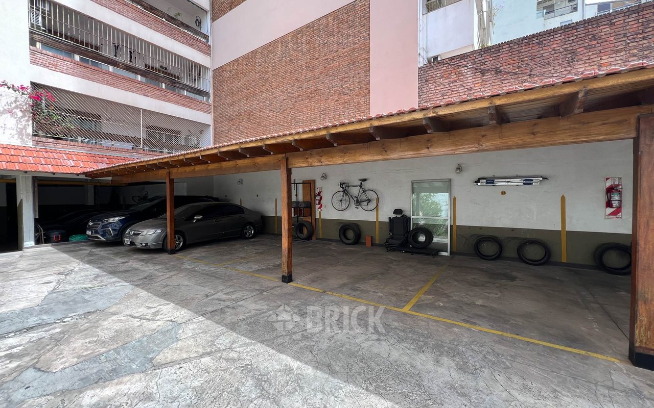 ALBERDI, JUAN B., AV. al 1000 Piso 6 51