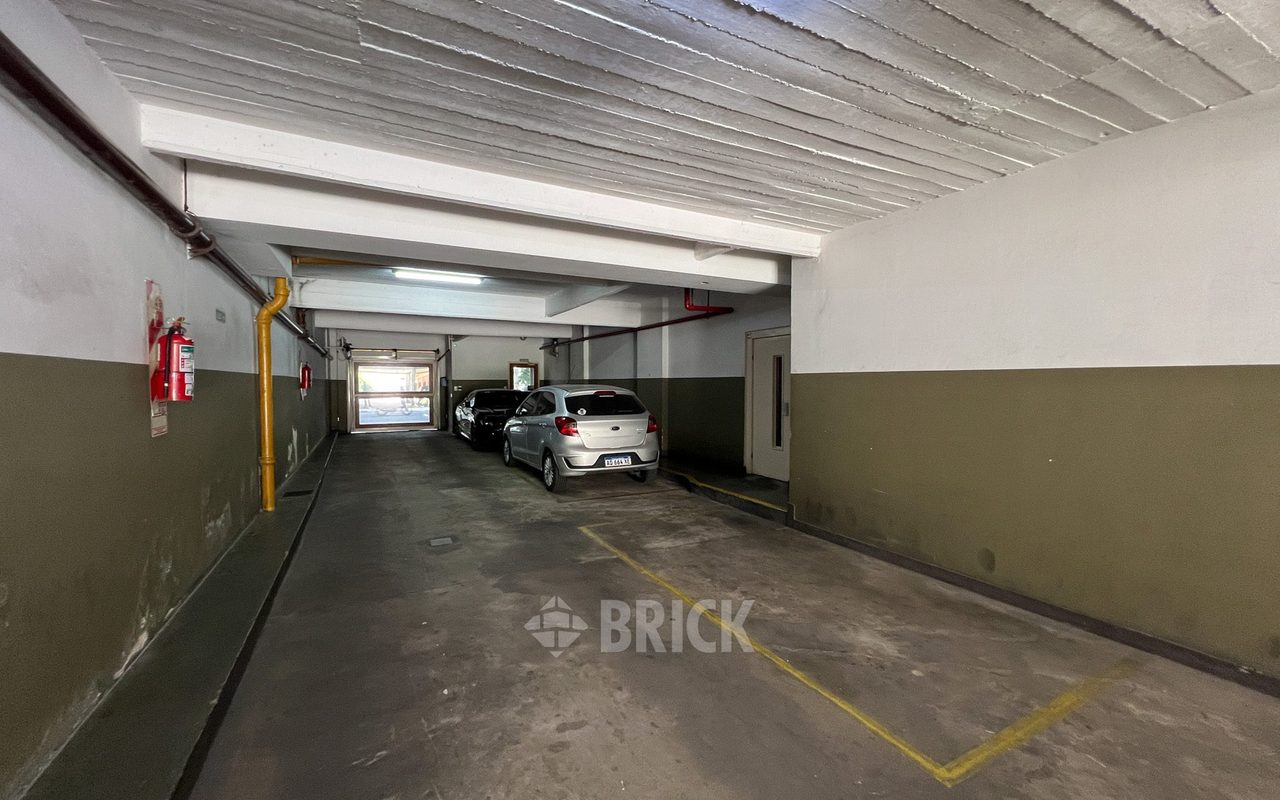 ALBERDI, JUAN B., AV. al 1000 Piso 6 52