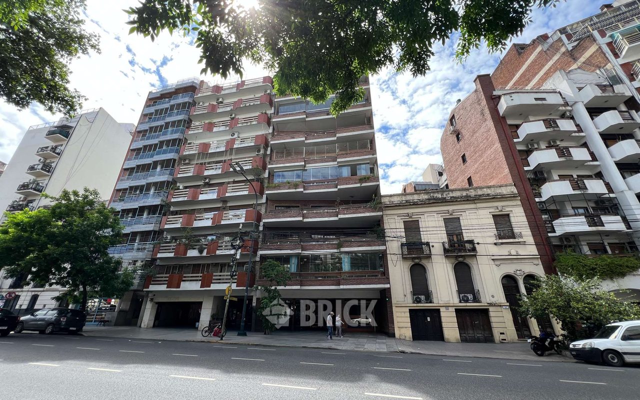 ALBERDI, JUAN B., AV. al 1000 Piso 6 54