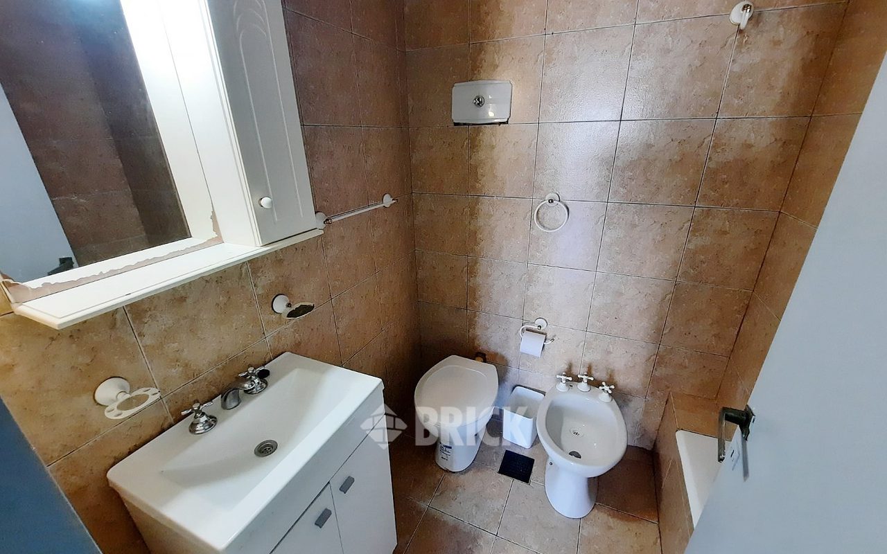 INDEPENDENCIA, AV. al 900 Piso 5 11