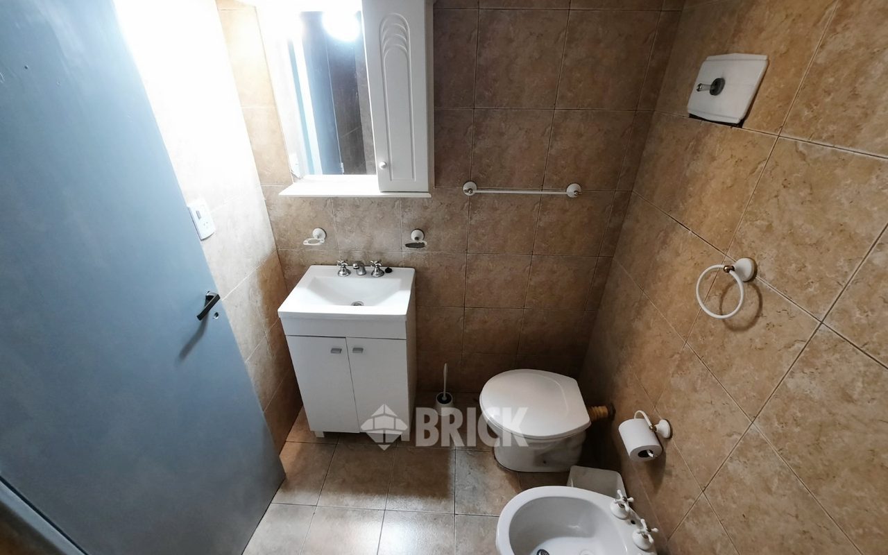 INDEPENDENCIA, AV. al 900 Piso 5 13