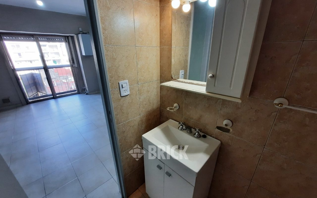 INDEPENDENCIA, AV. al 900 Piso 5 14