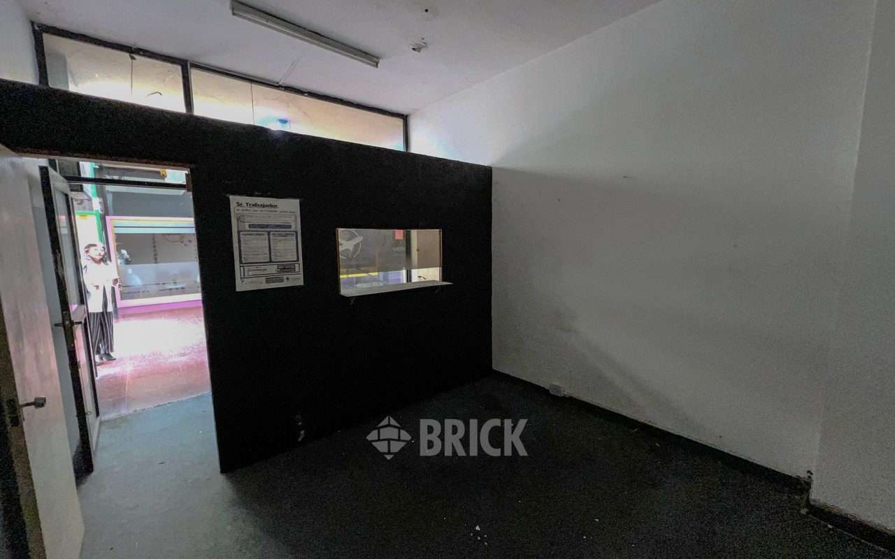 SANTA FE, AV. al 2400 Piso 1 Loc. 83 1