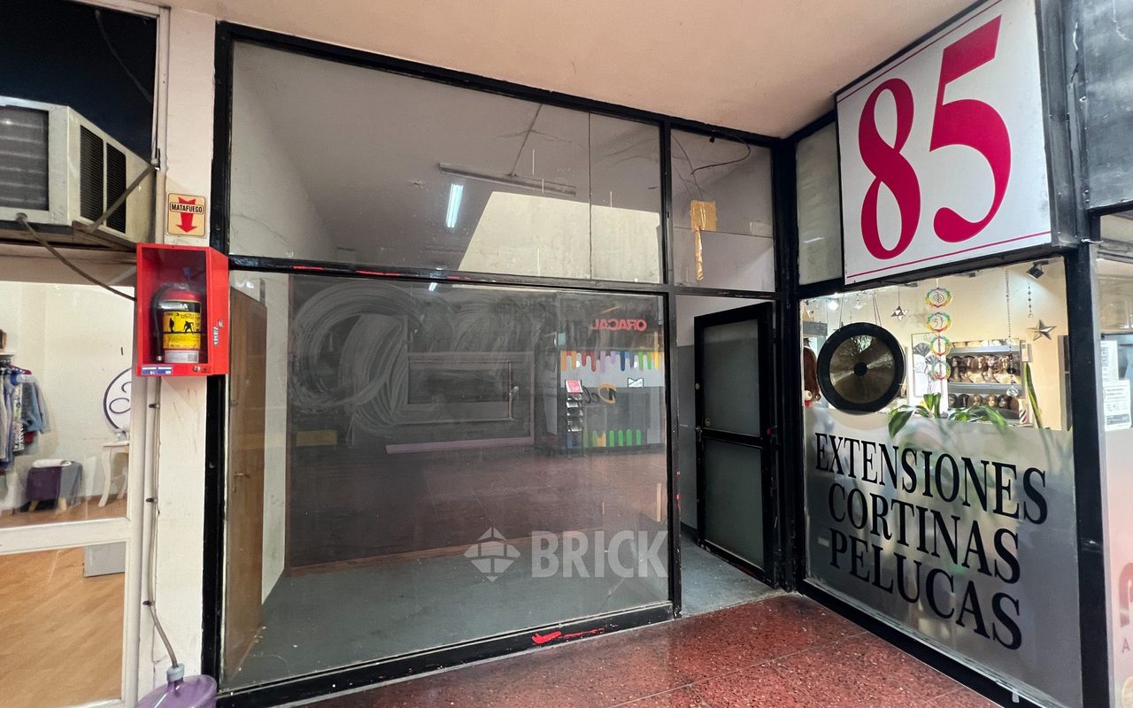 SANTA FE, AV. al 2400 Piso 1 Loc. 83 5