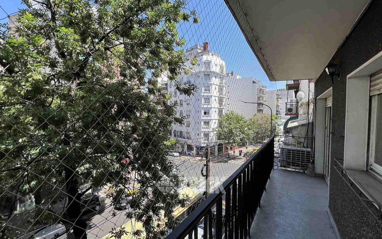 ACOYTE, AV. al 100 Piso 3 13