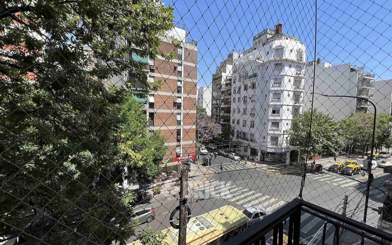 ACOYTE, AV. al 100 Piso 3 14