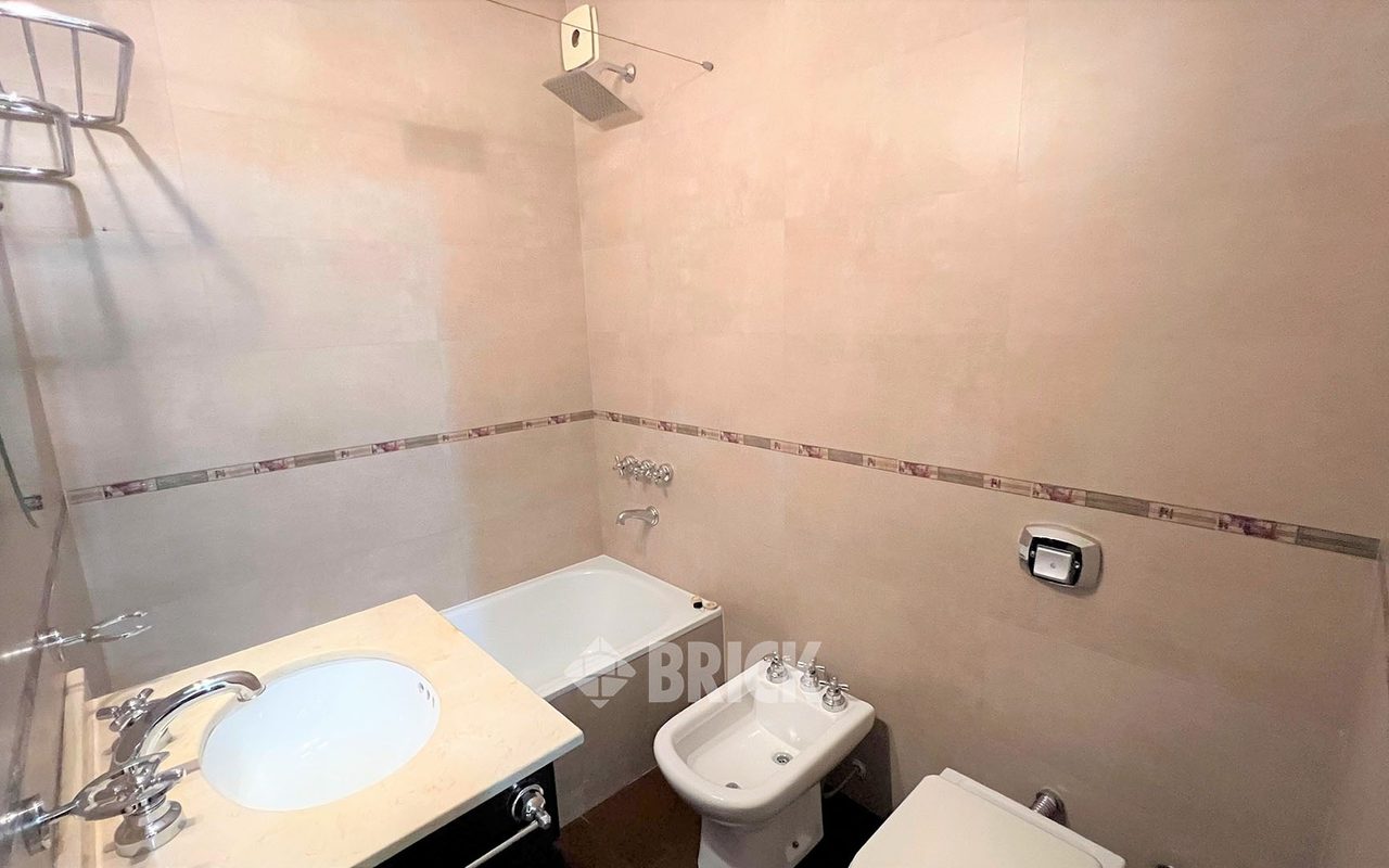 ACOYTE, AV. al 100 Piso 3 15