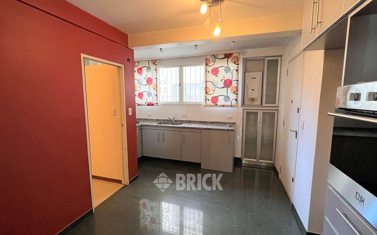 ACOYTE, AV. al 100 Piso 3 18