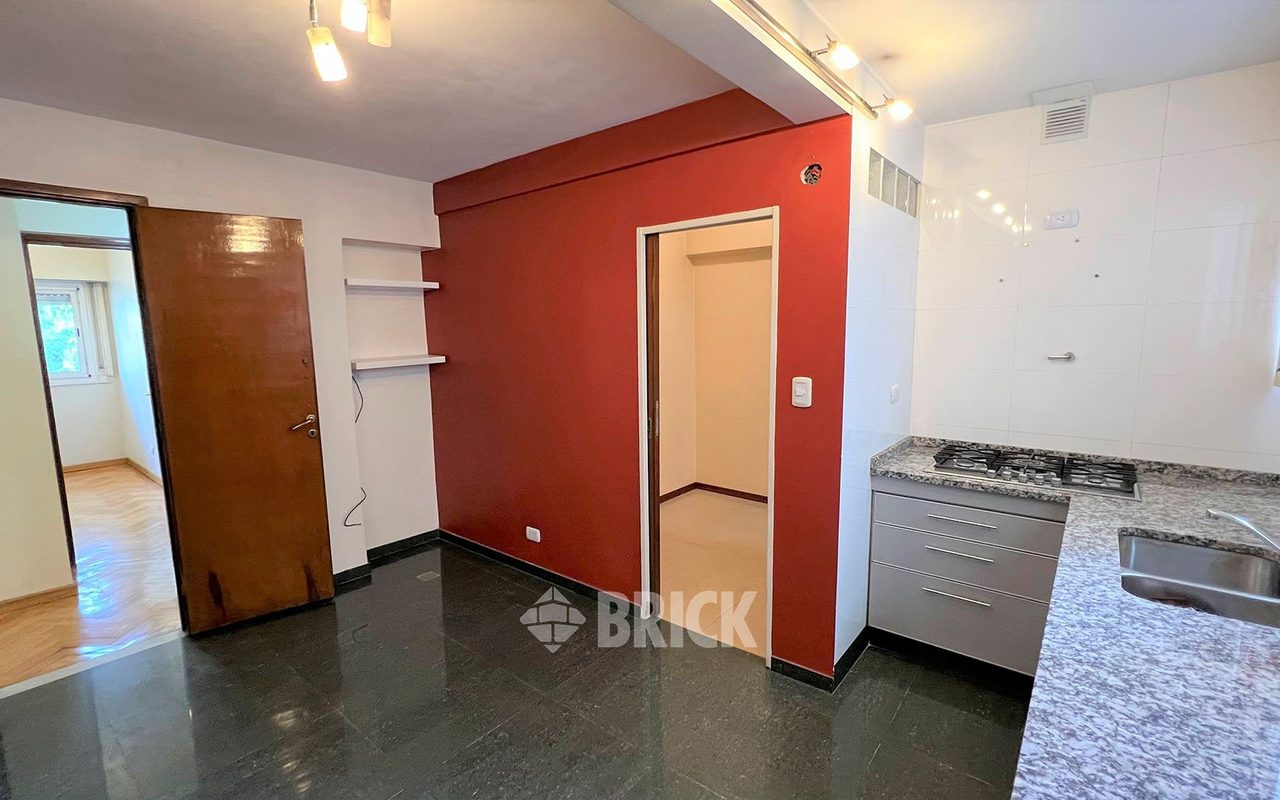 ACOYTE, AV. al 100 Piso 3 21