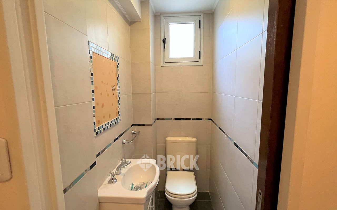 ACOYTE, AV. al 100 Piso 3 23