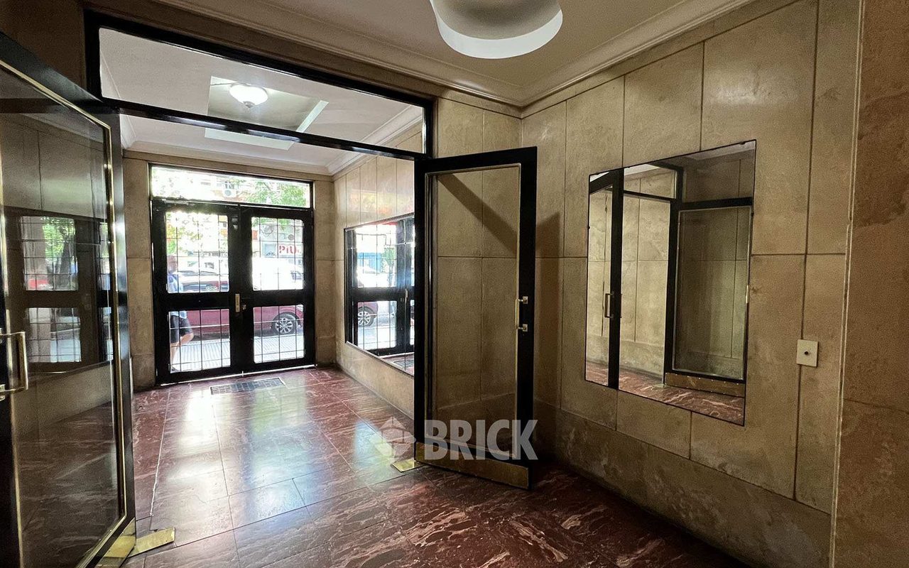 ACOYTE, AV. al 100 Piso 3 25